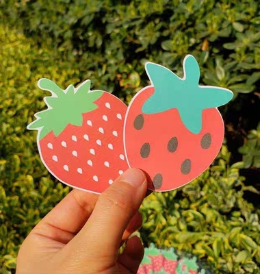 Mencetak Stiker Tahan Air Kiss Cut Label Kemasan Buah Strawberry Lucu
